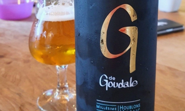 G de Goudale fles en glas